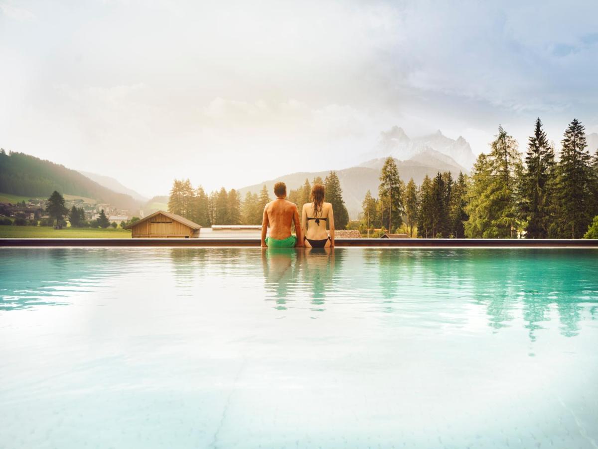 Hotel Monika Sexten Exteriör bild The outdoor pool