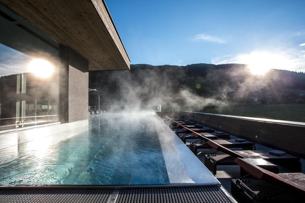 Hotel Monika Sexten Exteriör bild A hot spring in Japan